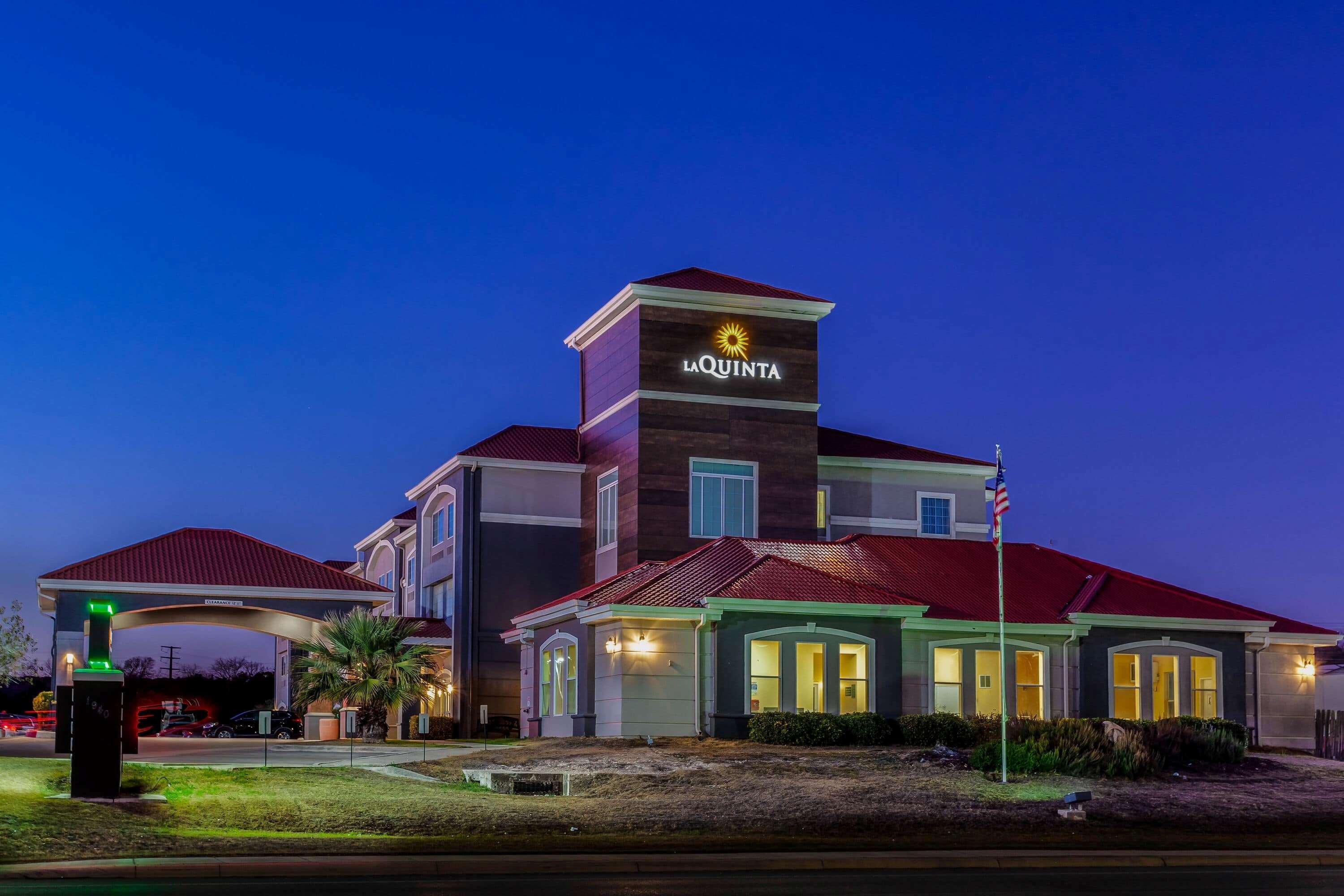 La Quinta By Wyndham Kerrville Exterior photo
