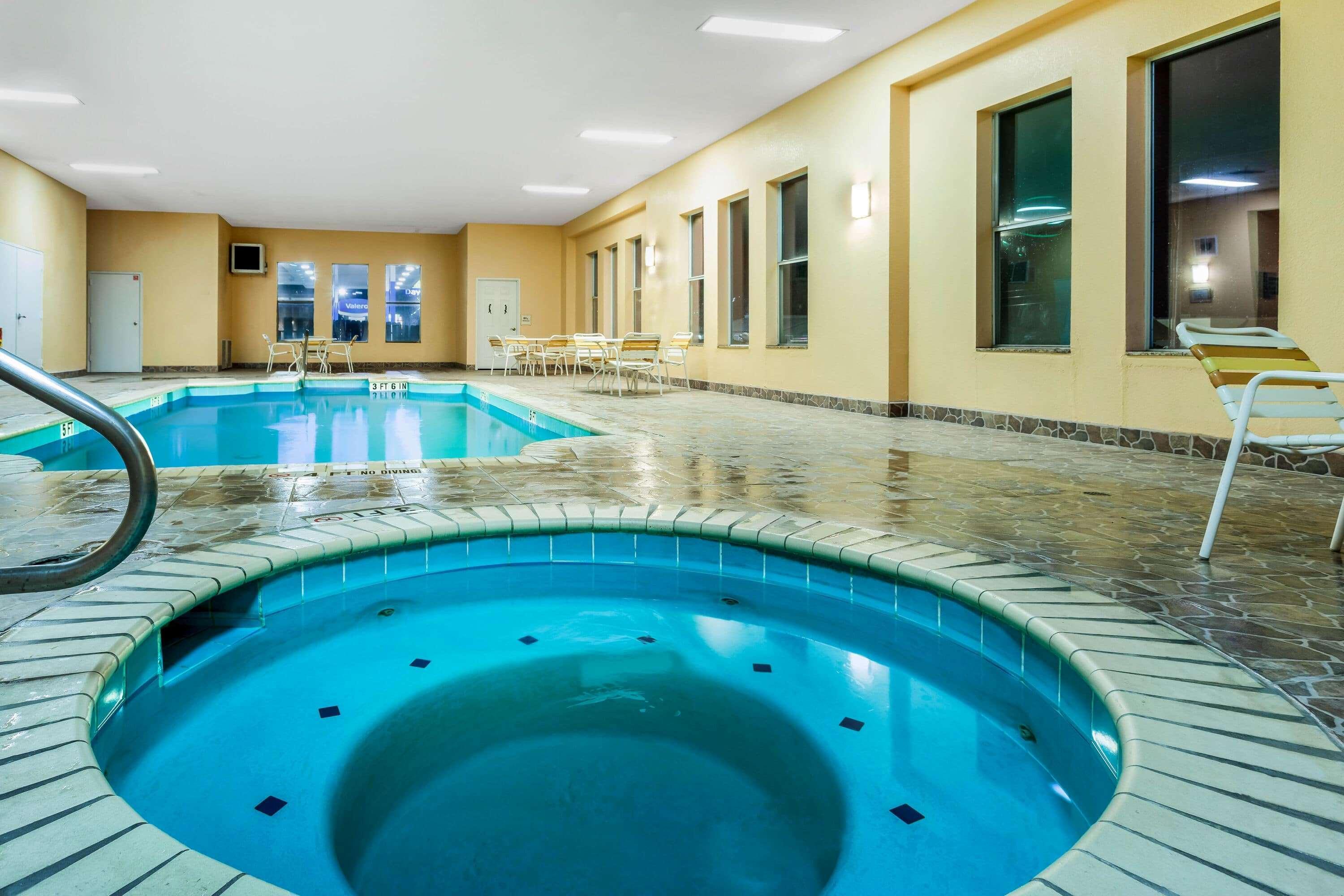 La Quinta By Wyndham Kerrville Exterior photo