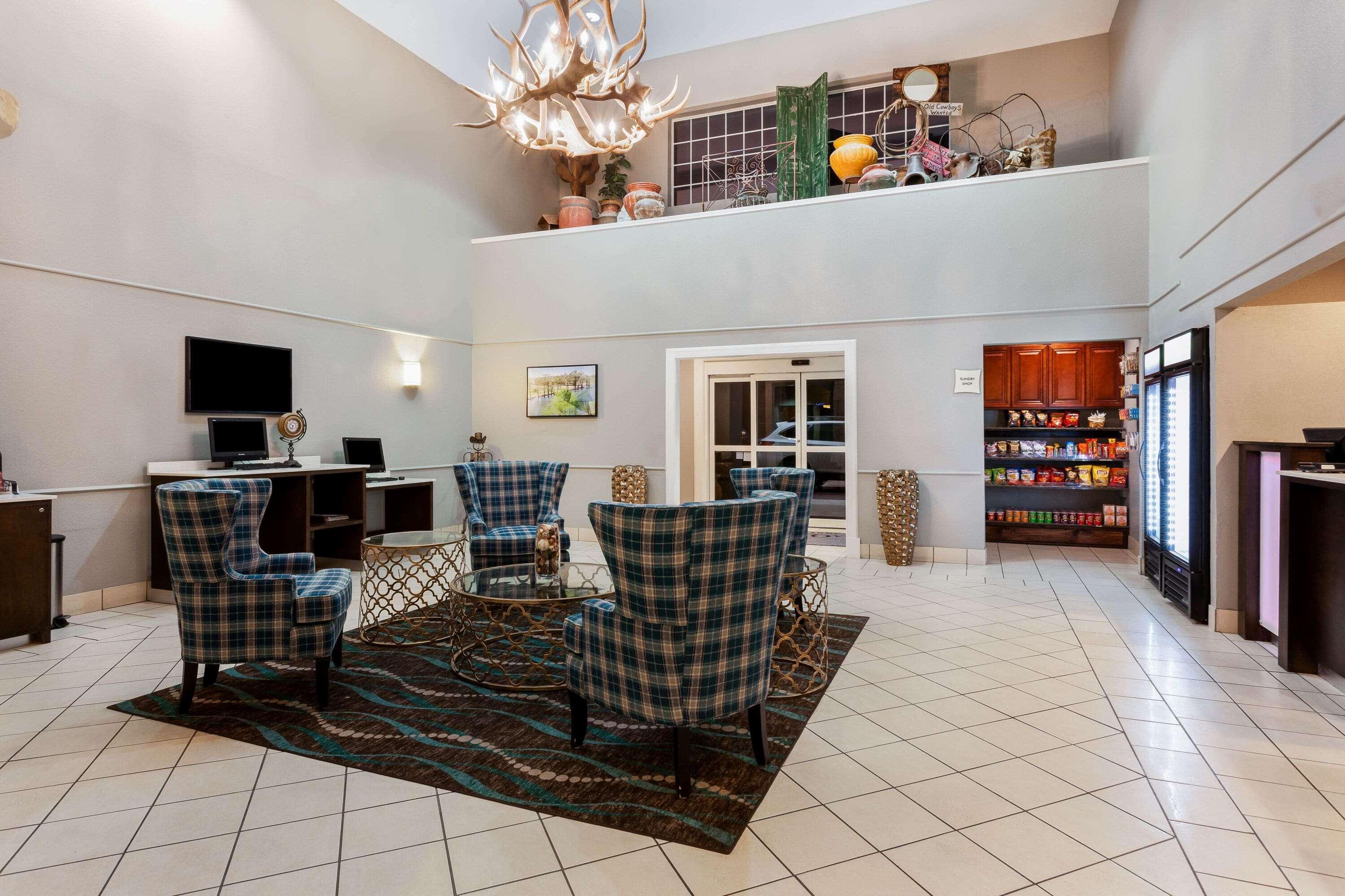 La Quinta By Wyndham Kerrville Exterior photo