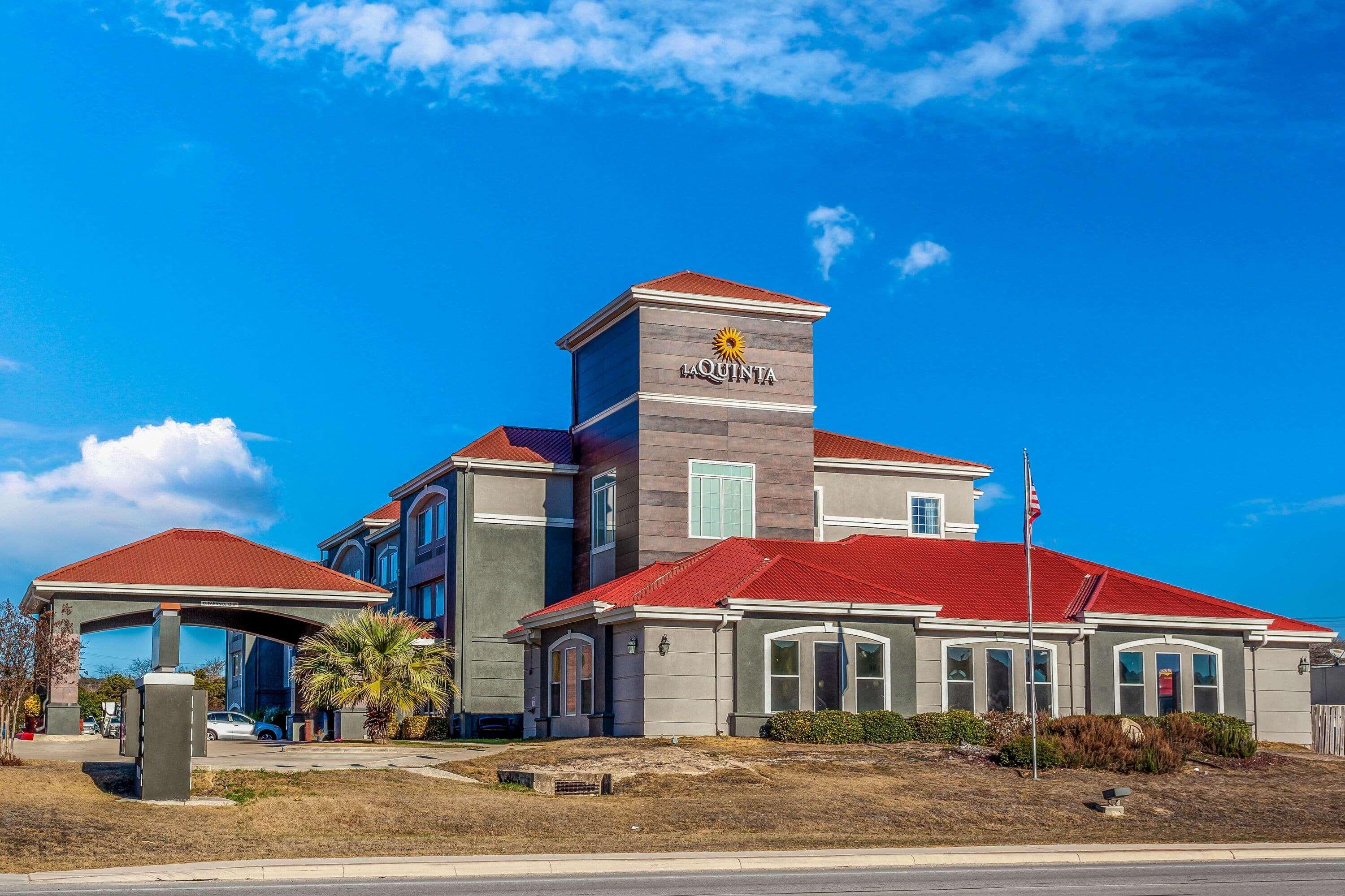 La Quinta By Wyndham Kerrville Exterior photo